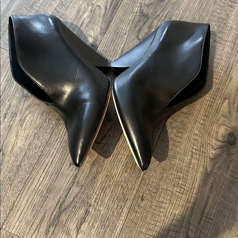 PAIGE Emi Black Pointed Toe Ankle bootie Sz 8.5M - Picture 10 of 11